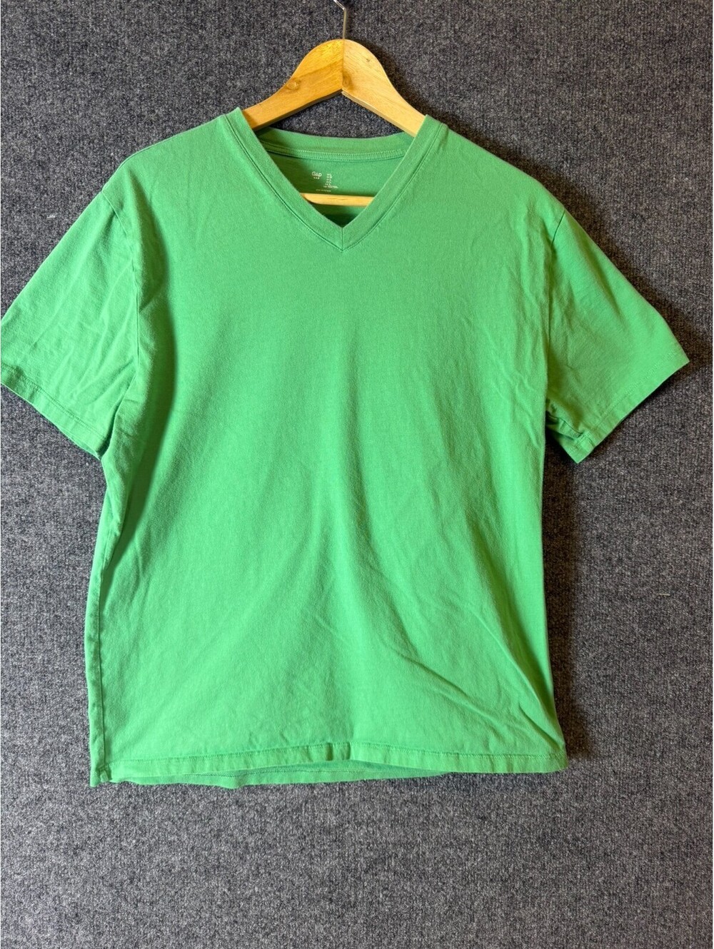 GAP T-Shirt Mens Large Bright Green Solid V-Neck Short Sleeve Basic Tee Shirt